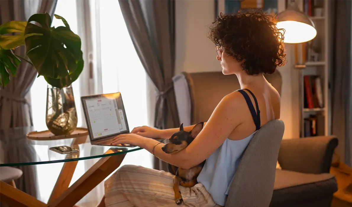 Cum să scădeţi costurile de imprimare şi să lucraţi smart de oriunde